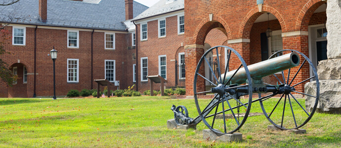 Fairfax County courthouse courtyard with historic cannon